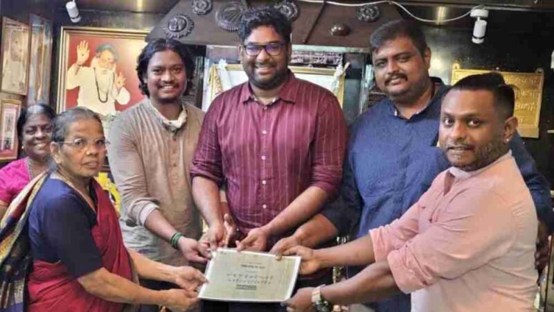 எழுத்தாளர் பாலகுமாரனுக்கு அங்கீகாரம் அளித்த ‘பயணிகள் கவனிக்கவும்’ படக்குழுவினர்!