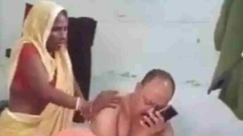 புகார் கொடுக்க வந்த பெண்ணை மசாஜ் செய்ய சொன்ன காவல்துறை அதிகாரியின் வீடியோ வைரலானதால் சஸ்பெண்ட்!