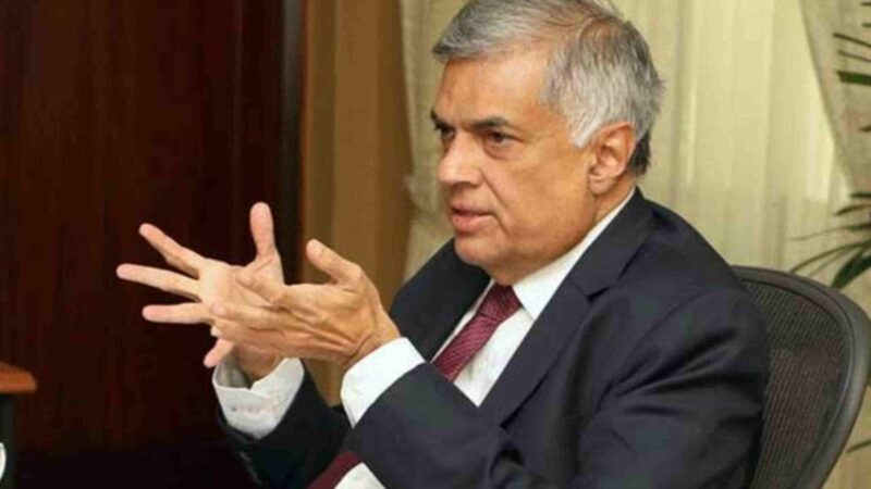 இலங்கையில்  ரணில் விக்ரமசிங்கே 6-வது முறையாக பிரதமர் பொறுப்பை ஏற்றுள்ளார்.