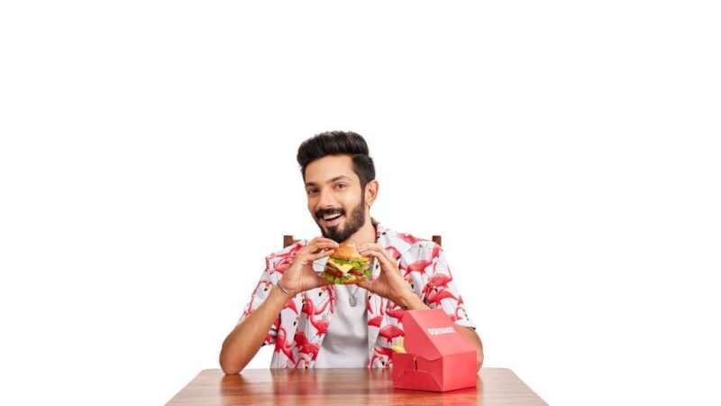 Music Director Anirudh Ravichander treats his fans to Pizza!