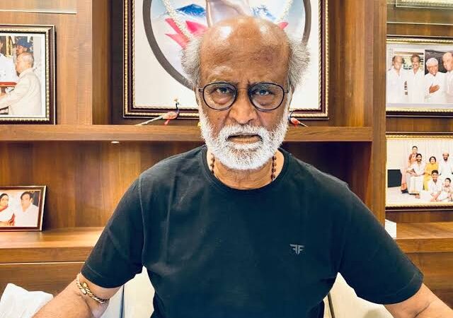 நடிகர் ரஜினிகாந்த் ரசிகர்களை கட்டுபடுத்த தவறினால் பின்பு மிகப் பெரிய விளைவுகளை சந்திக்க நேரிடும் சமூக ஆர்வலர்கள் கருத்து தெரிவிக்கின்றனர்.    