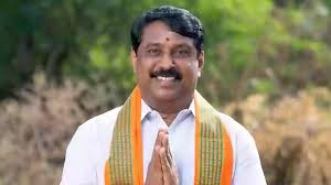 கூட்டணி ஆட்சி குறித்து சர்ச்சை  தமிழக பாஜக தலைவர் நயினார் நாகேந்திரன் பதிலளிக்க மறுப்பு !